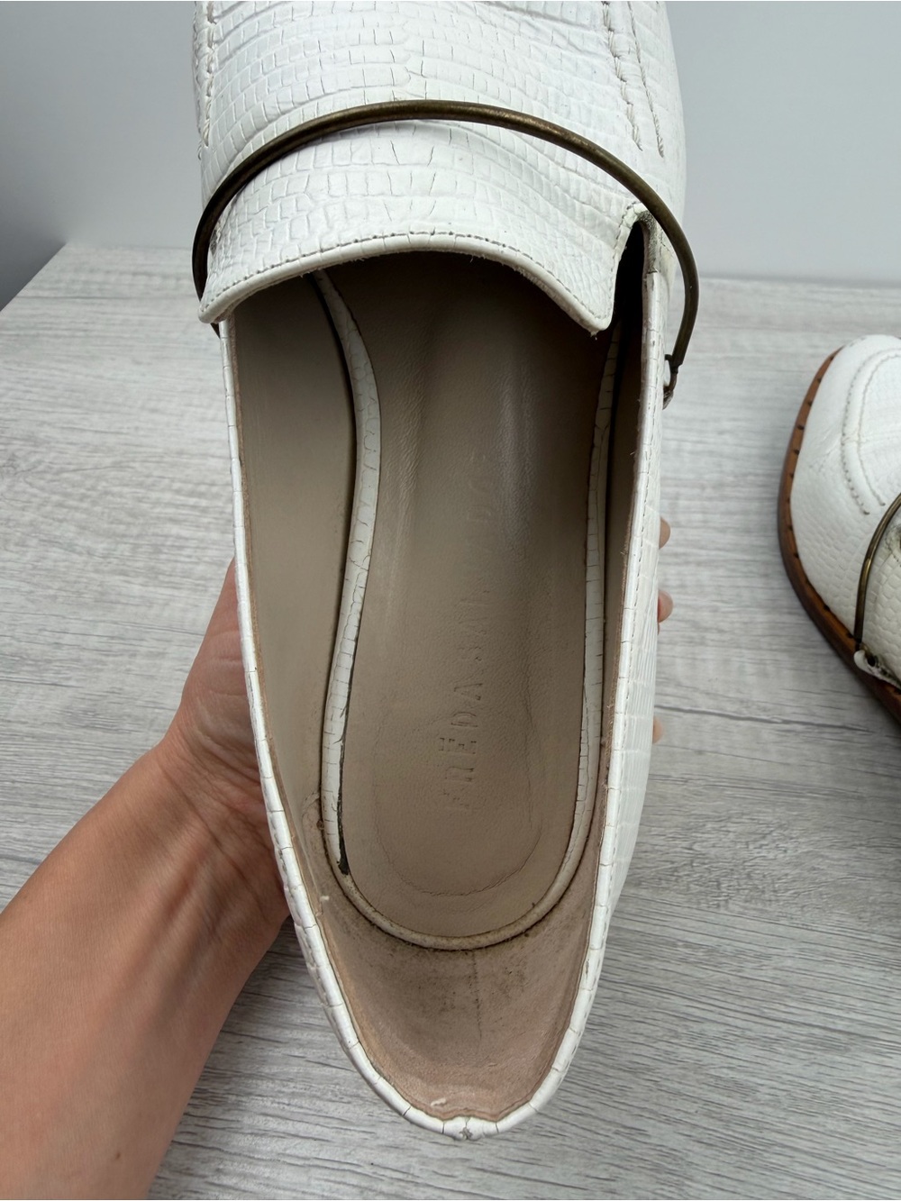 Freda Salvador White Embossed Leather Loafers Size 8 - Picture 10 of 11